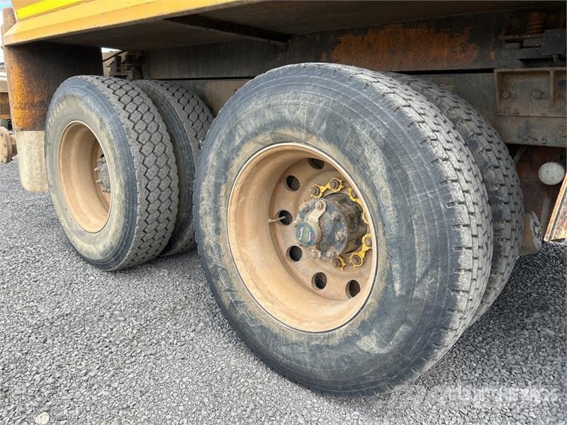 Mack CH6668RST Metroliner 16000 L 8x4 Twin-Steer Water  Kamioni za vodu