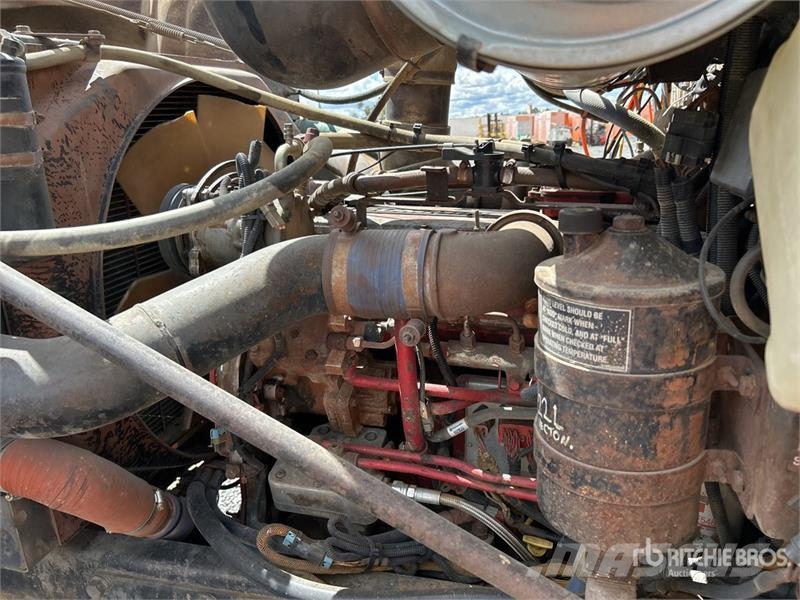 Mack CH6668RST Metroliner 16000 L 8x4 Twin-Steer Water  Kamioni za vodu
