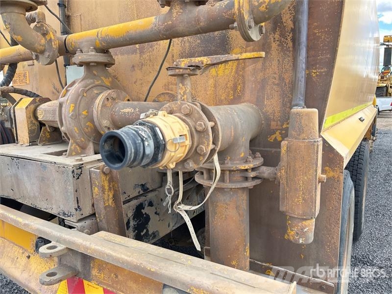 Mack CH6668RST Metroliner 16000 L 8x4 Twin-Steer Water  Kamioni za vodu