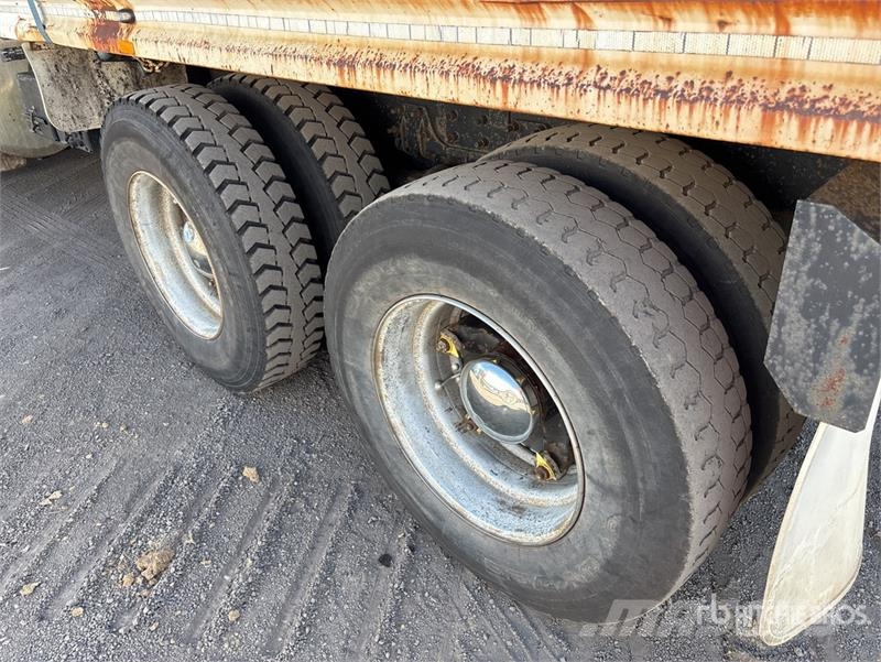 Mack CL788RS 6x4 T/A Dump Truck Billenő teherautók