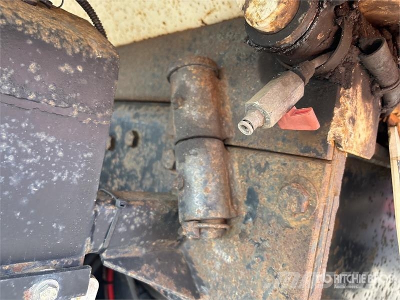 Mack CL788RS 6x4 T/A Dump Truck Billenő teherautók