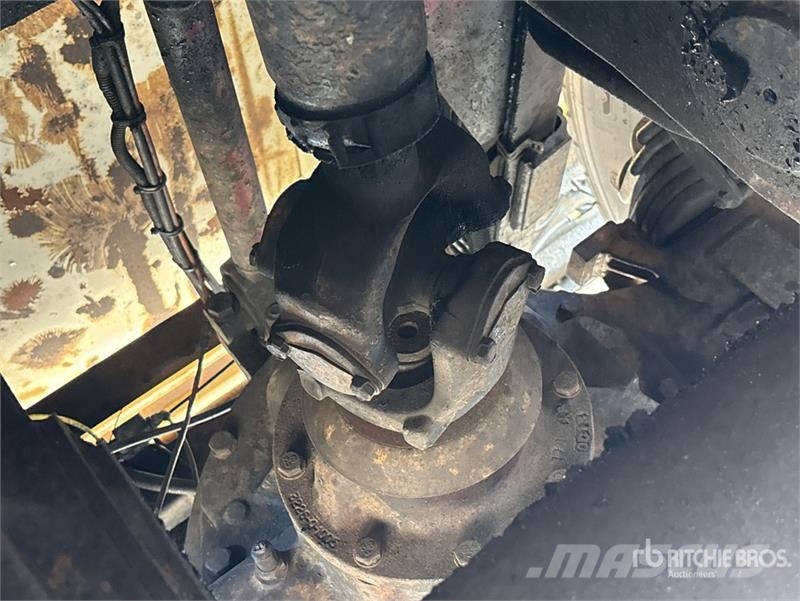 Mack CL788RS 6x4 T/A Dump Truck Billenő teherautók