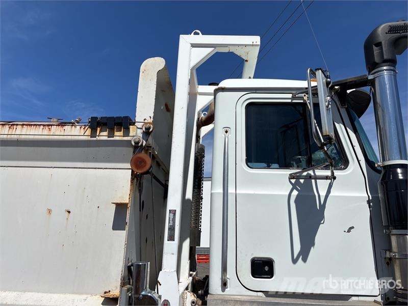 Mack CL788RS 6x4 T/A Dump Truck Billenő teherautók