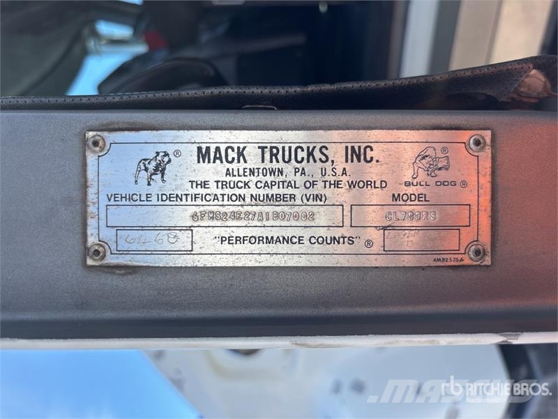 Mack CL788RS 6x4 T/A Dump Truck Billenő teherautók