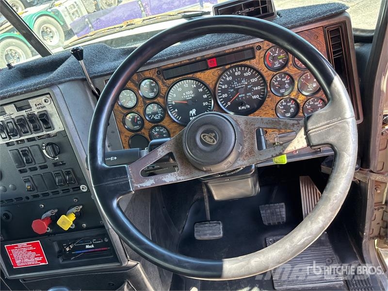 Mack CL788RS 6x4 T/A Dump Truck Billenő teherautók
