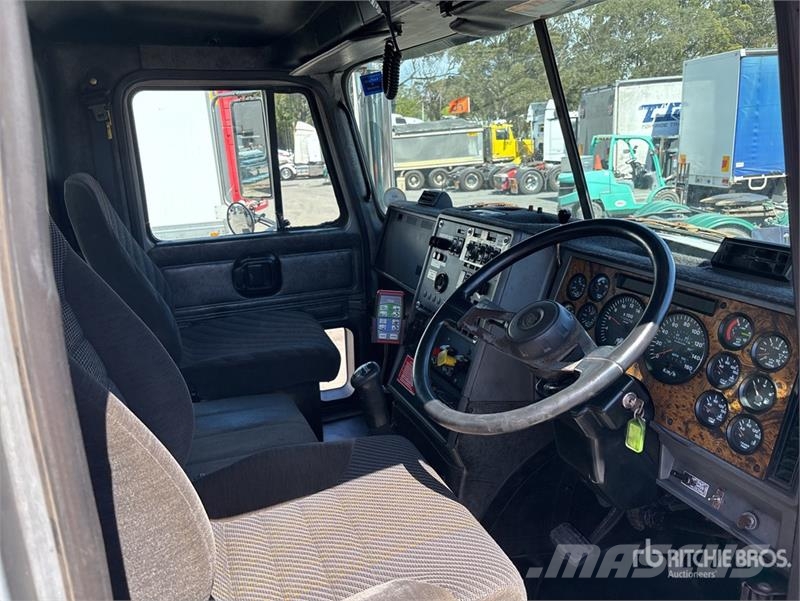 Mack CL788RS 6x4 T/A Dump Truck Billenő teherautók