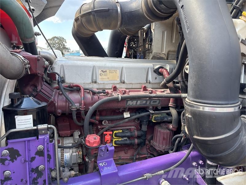 Mack CLXT 6x4 T/A Sleeper Truck Tractor Trekkers