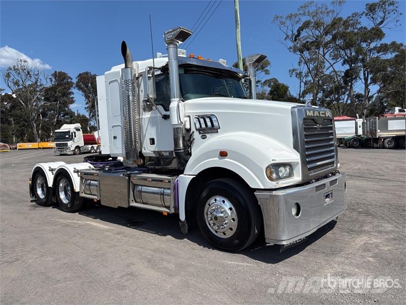 Mack CLXT 6x4 T/A Sleeper Truck Tractor Trekkers