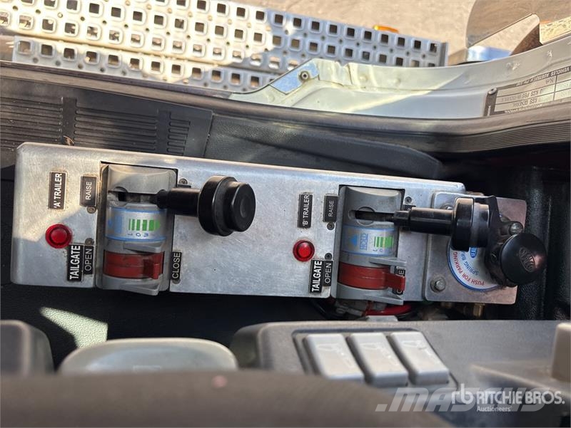Mack CLXT 6x4 T/A Sleeper Truck Tractor Trekkers
