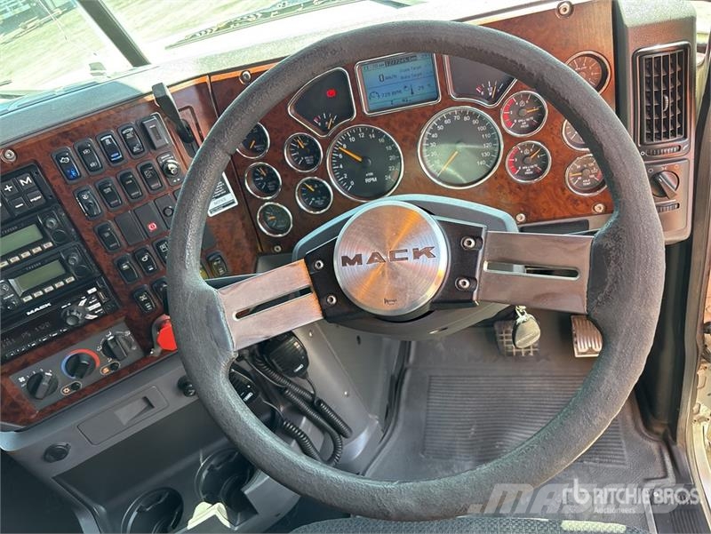 Mack CLXT 6x4 T/A Sleeper Truck Tractor Trekkers