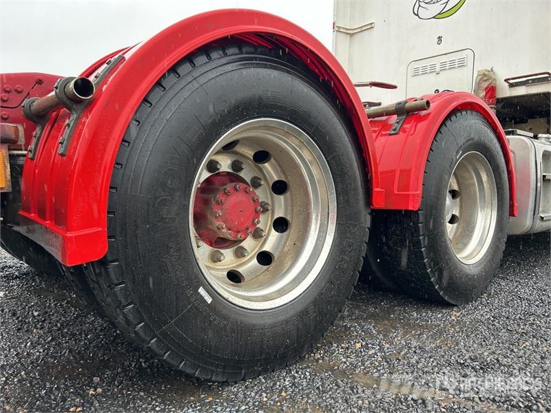 Mack CLXT Super-Liner 6x4 T/A Sleeper Truck Tractor Tegljači