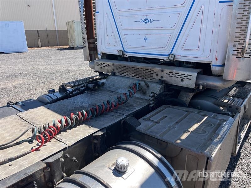 Mack CLXT Super-Liner 6x4 T/A Day Cab Truck Tractor Prime Movers