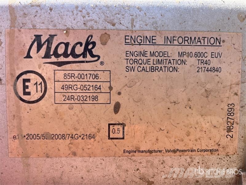 Mack CLXT Super-Liner 6x4 T/A Day Cab Truck Tractor Prime Movers