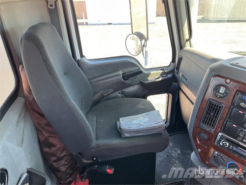 Mack CLXT Super-Liner 6x4 T/A Day Cab Truck Tractor Prime Movers