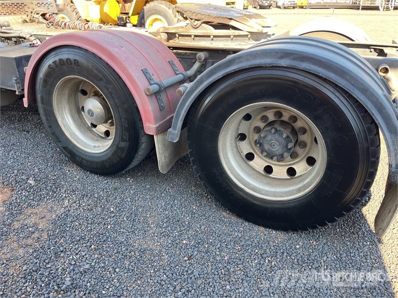 Mack CLXT Super-Liner 6x4 T/A Day Cab Truck Tractor Prime Movers