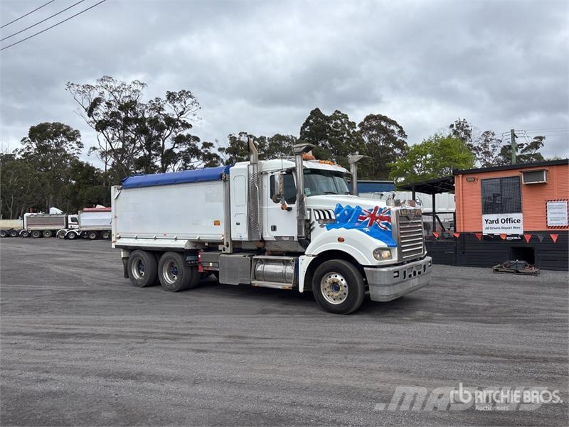 Mack CLXT Superliner 6x4 Sleeper T/A Dump Truck Самоскиди