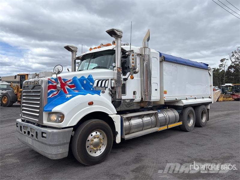 Mack CLXT Superliner 6x4 Sleeper T/A Dump Truck Самоскиди