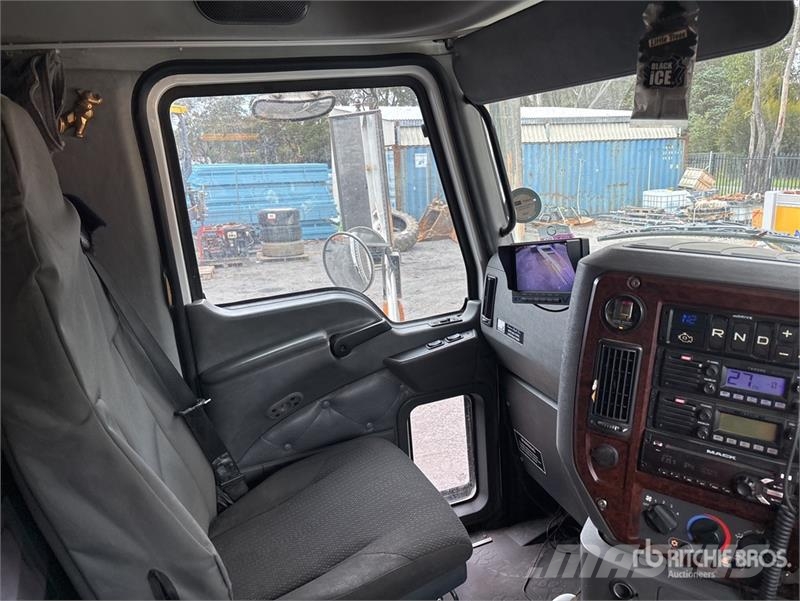 Mack CLXT Superliner 6x4 Sleeper T/A Dump Truck Pašizgāzējs