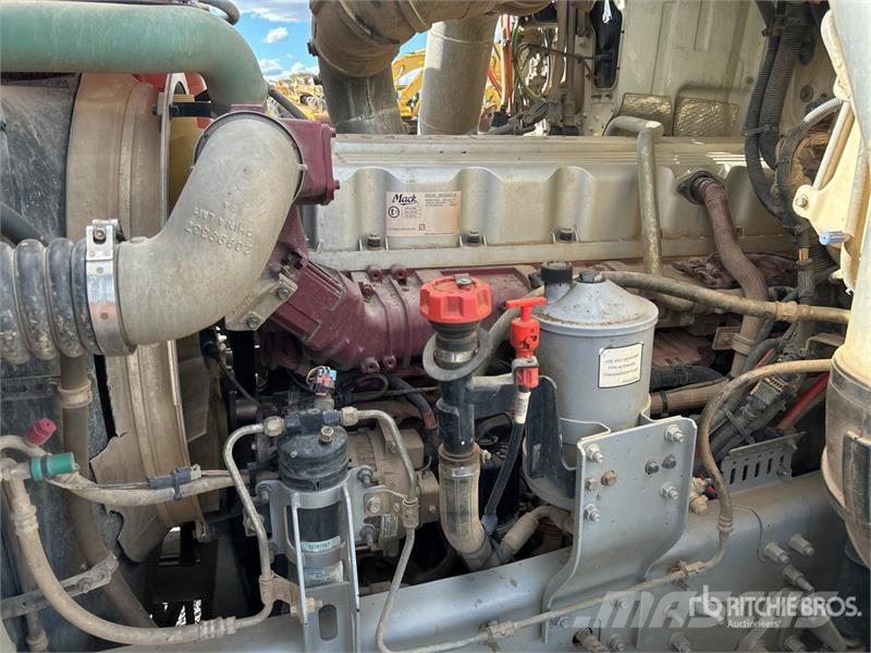 Mack CMHR Trident 6x4 T/A Dump Truck Грузовики-Самосвалы