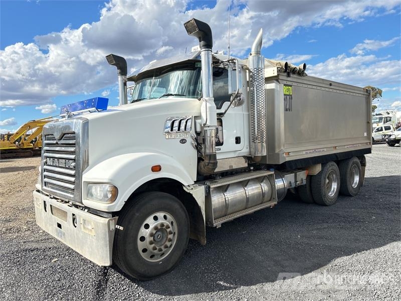 Mack CMHR Trident 6x4 T/A Dump Truck Грузовики-Самосвалы