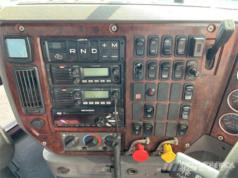 Mack CMHR Trident 6x4 T/A Dump Truck Грузовики-Самосвалы