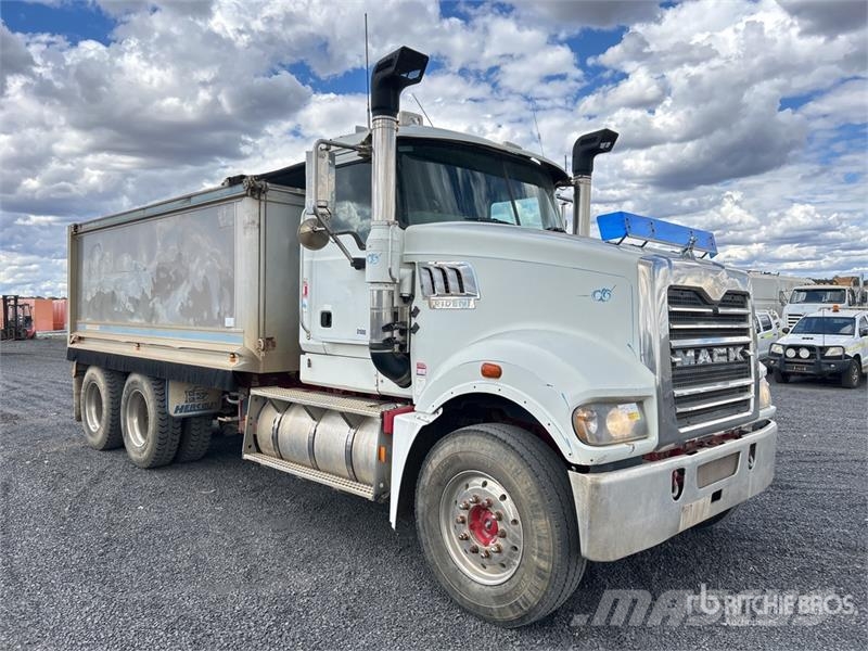 Mack CMHR Trident 6x4 T/A Dump Truck Грузовики-Самосвалы