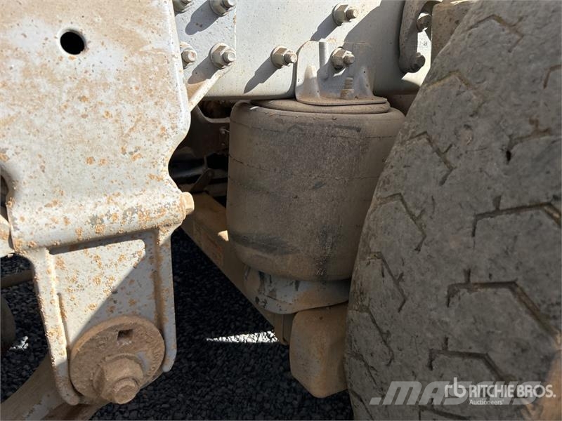 Mack CMHR Trident 6x4 T/A Dump Truck Грузовики-Самосвалы