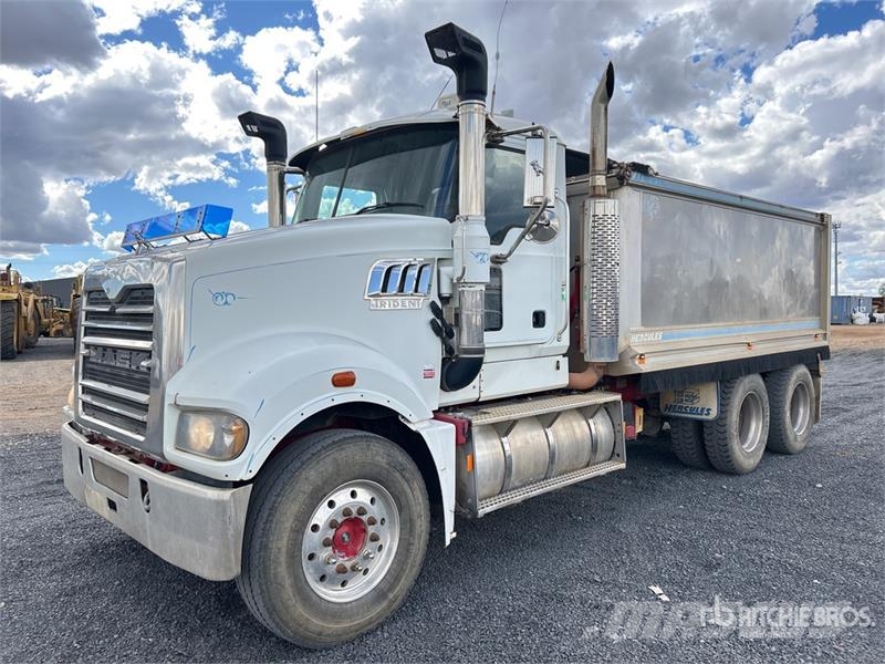 Mack CMHR Trident 6x4 T/A Dump Truck Грузовики-Самосвалы