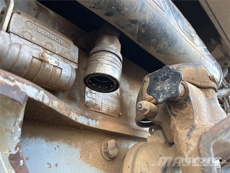 Mack CMHR Trident 6x4 T/A Dump Truck Грузовики-Самосвалы