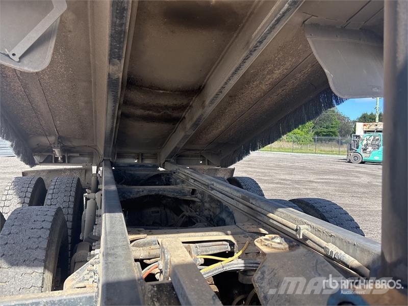 Mack CMMR Granite 6x4 T/A Dump Truck Autobasculanta