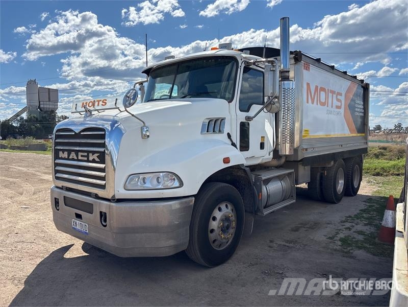 Mack CMMR Granite 6x4 T/A Dump Truck Pašizgāzējs
