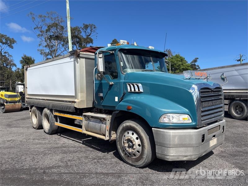 Mack CMMR Granite 6x4 T/A Dump Truck Autobasculanta