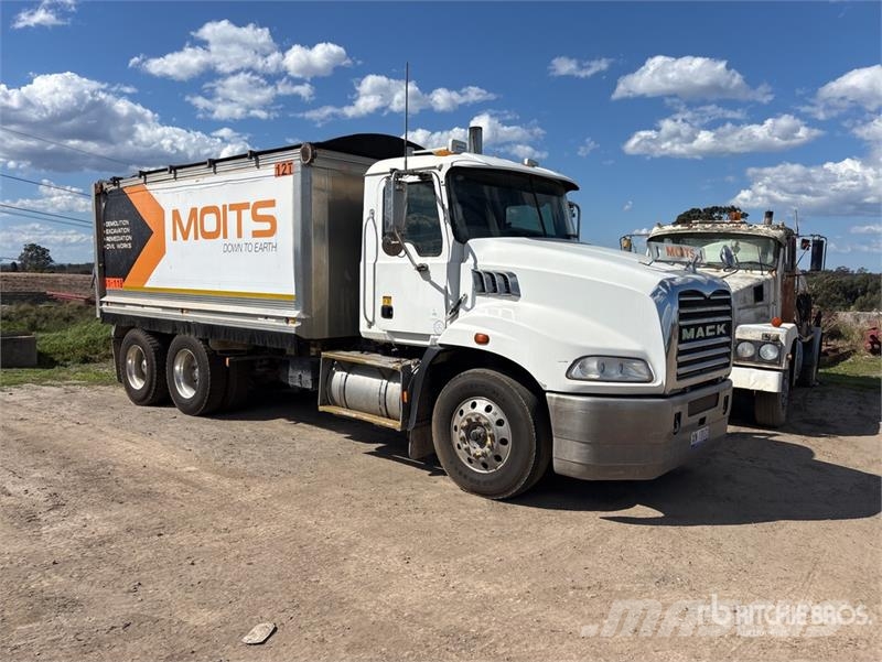 Mack CMMR Granite 6x4 T/A Dump Truck Pašizgāzējs