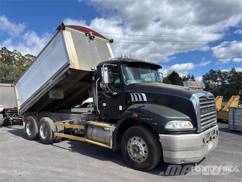 Mack CMMR Granite 6x4 T/A Dump Truck 傾卸式卡車