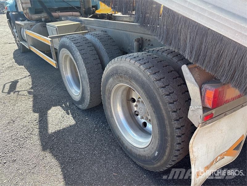 Mack CMMR Granite 6x4 T/A Dump Truck Autobasculanta