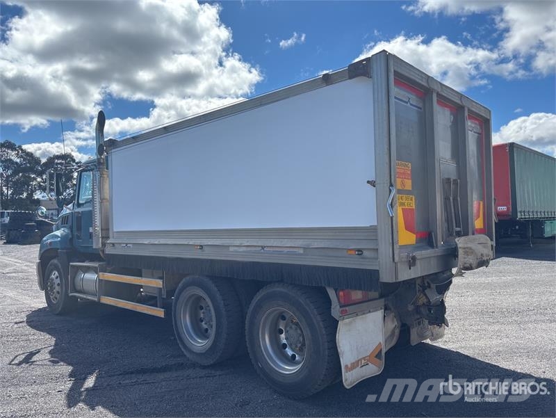 Mack CMMR Granite 6x4 T/A Dump Truck Autobasculanta