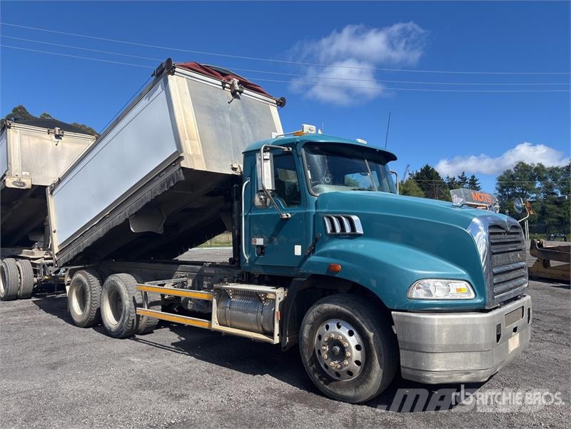Mack CMMR Granite 6x4 T/A Dump Truck Autobasculanta