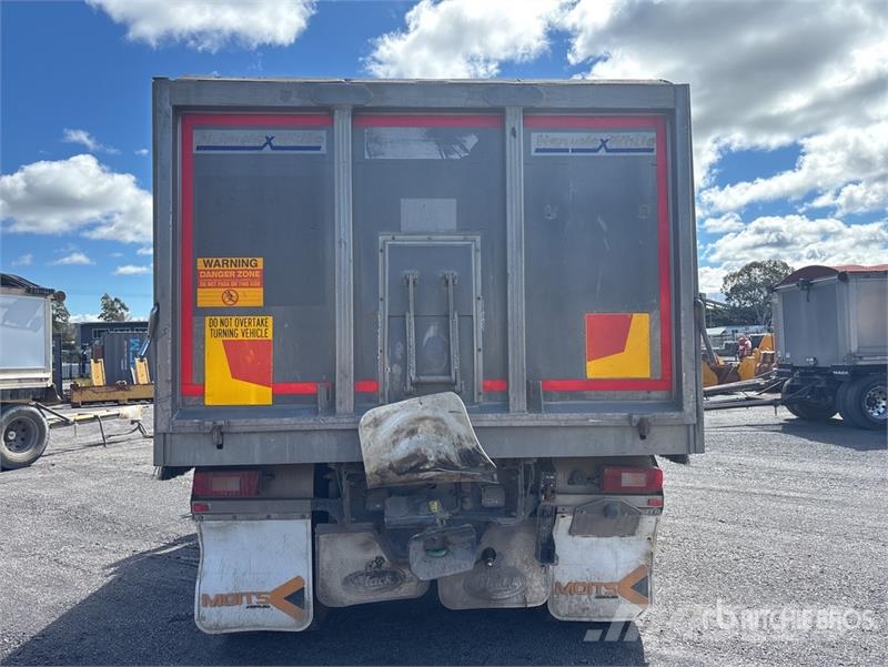 Mack CMMR Granite 6x4 T/A Dump Truck Autobasculanta