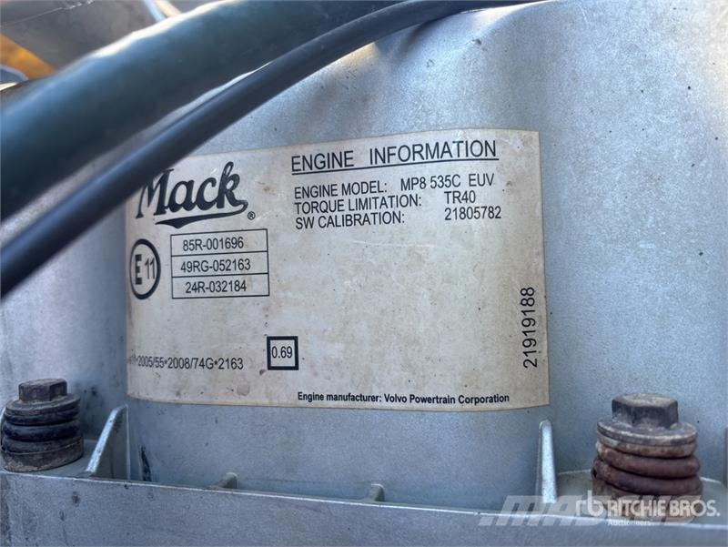Mack CMMR Granite 6x4 T/A Dump Truck Autobasculanta