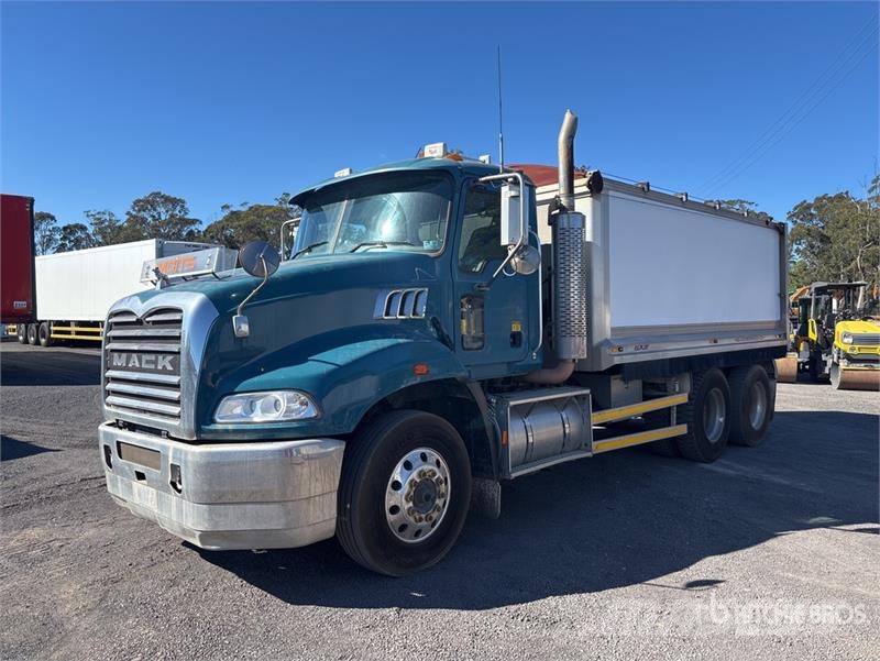 Mack CMMR Granite 6x4 T/A Dump Truck 傾卸式卡車