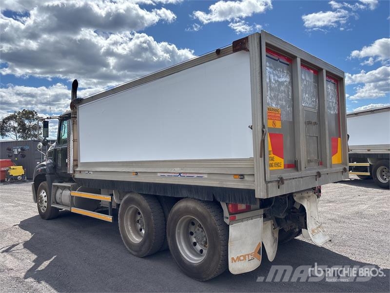 Mack CMMR Granite 6x4 T/A Dump Truck 傾卸式卡車