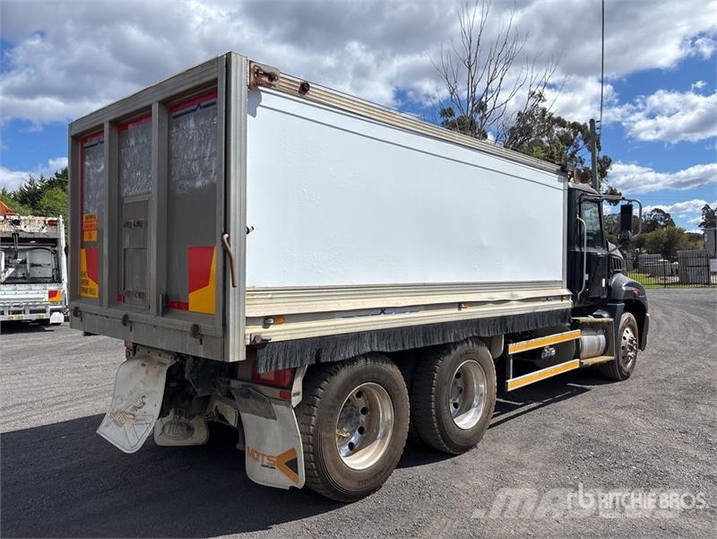 Mack CMMR Granite 6x4 T/A Dump Truck 傾卸式卡車