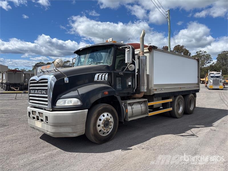 Mack CMMR Granite 6x4 T/A Dump Truck 傾卸式卡車