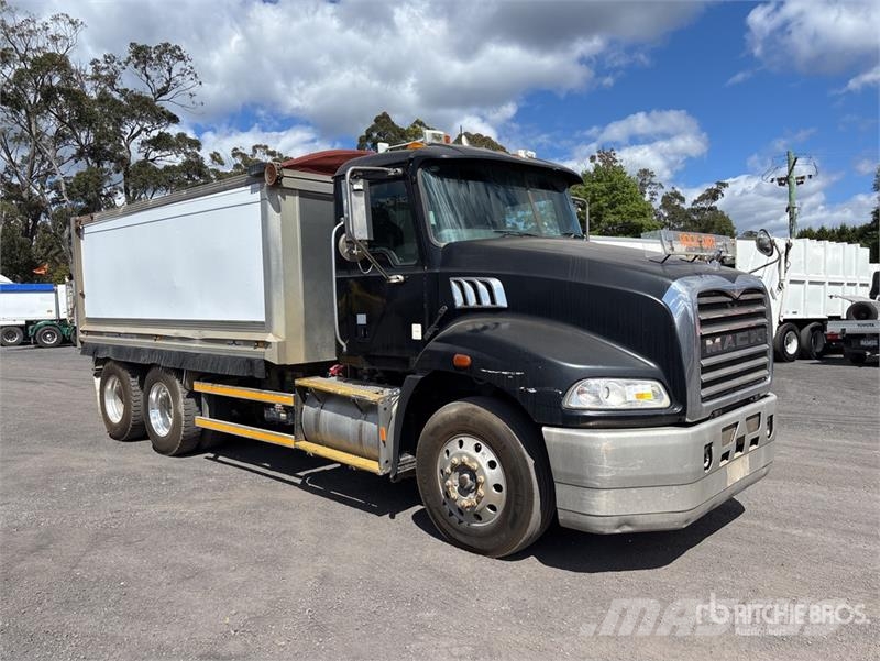 Mack CMMR Granite 6x4 T/A Dump Truck 傾卸式卡車