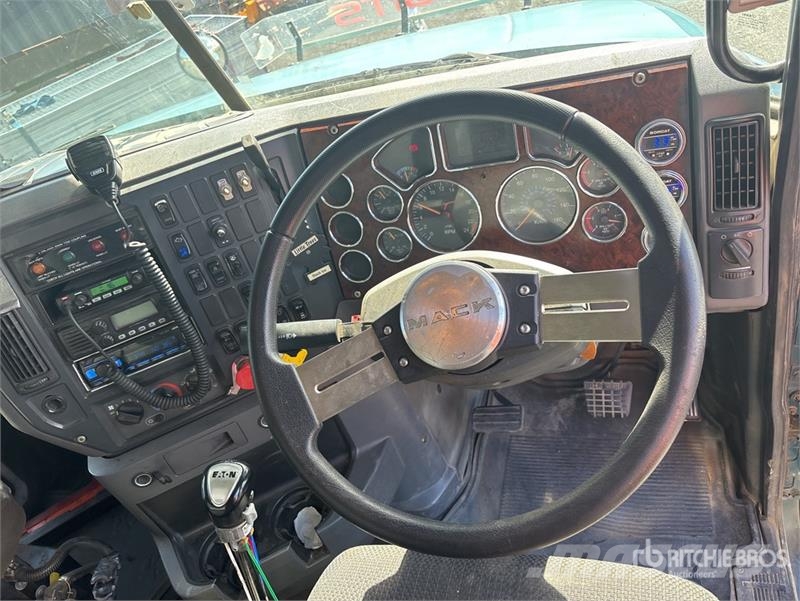 Mack CMMR Granite 6x4 T/A Dump Truck Autobasculanta