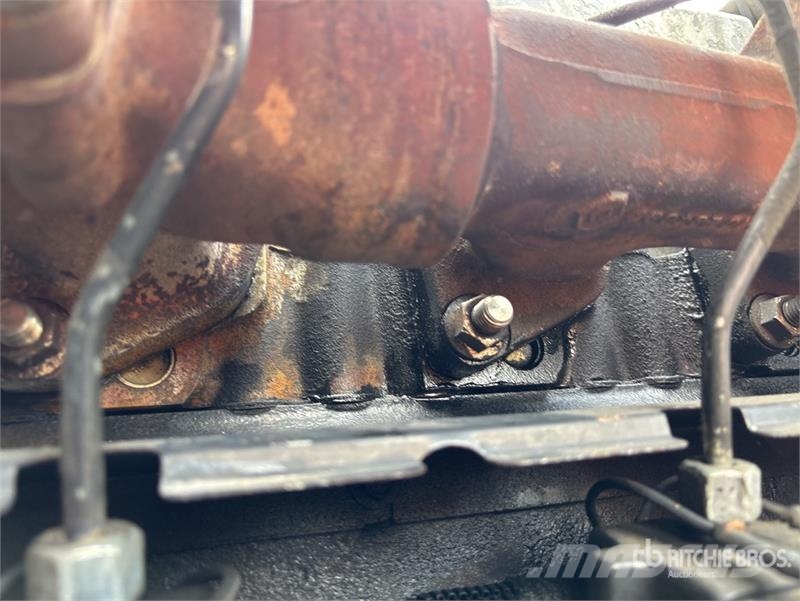 Mack CX688RST Vision 6x4 T/A Sleeper Truck Tractor وحدات الجر