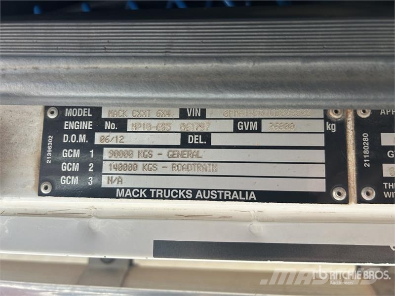 Mack CXXT Titan 6x4 T/A Sleeper Truck Tractor Vilcēji