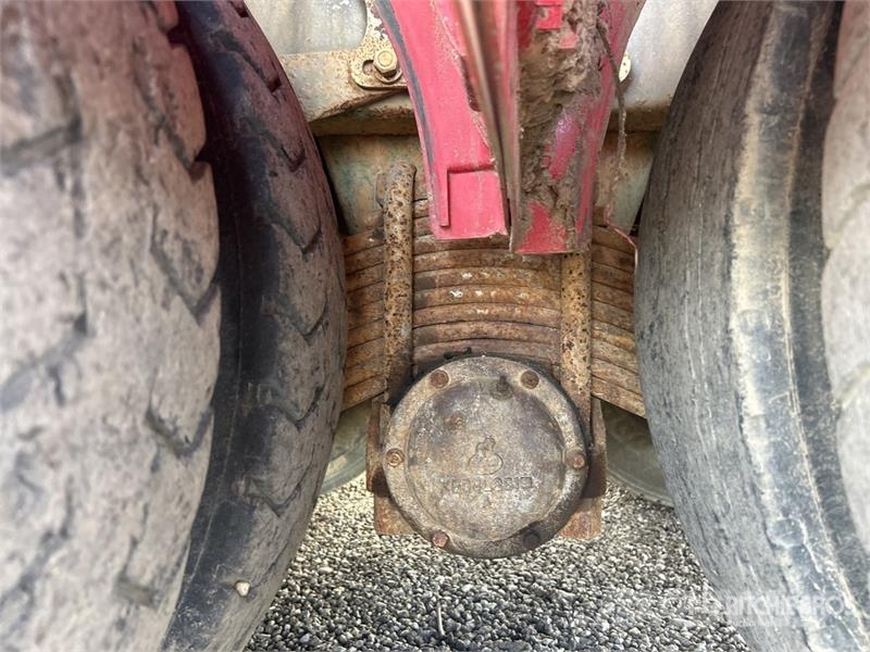 Mack MCR 18000 L 8x4 Twin-Steer Water Truck Camion citerne à eau