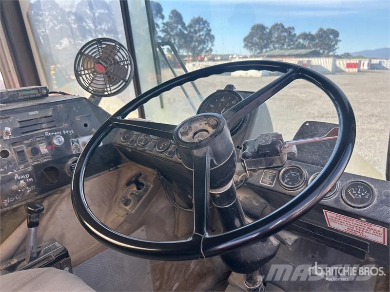 Mack MCR 18000 L 8x4 Twin-Steer Water Truck Cisterny na vodu