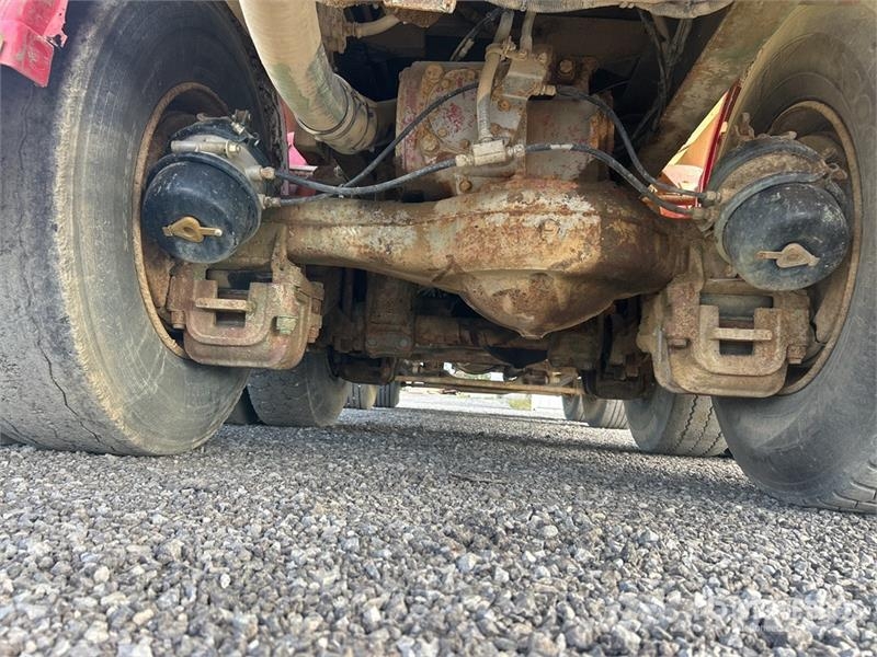 Mack MCR 18000 L 8x4 Twin-Steer Water Truck Camion citerne à eau